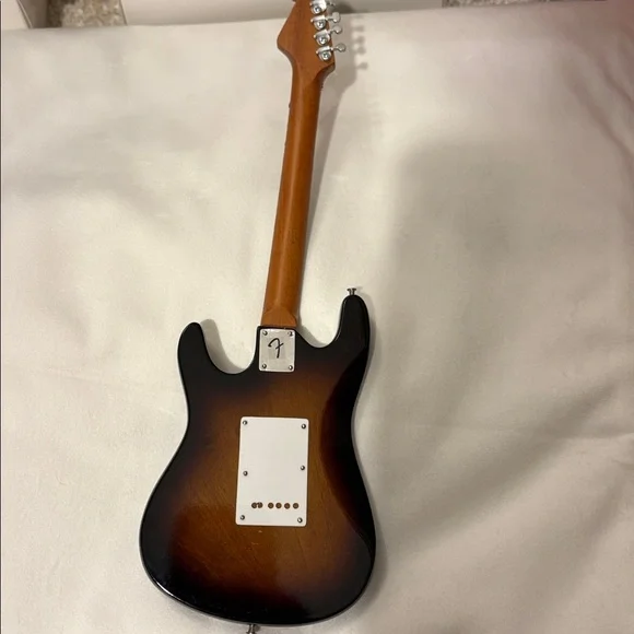 Fender Strat-Sun/Tort Guitar Mini - Picture 4 of 5
